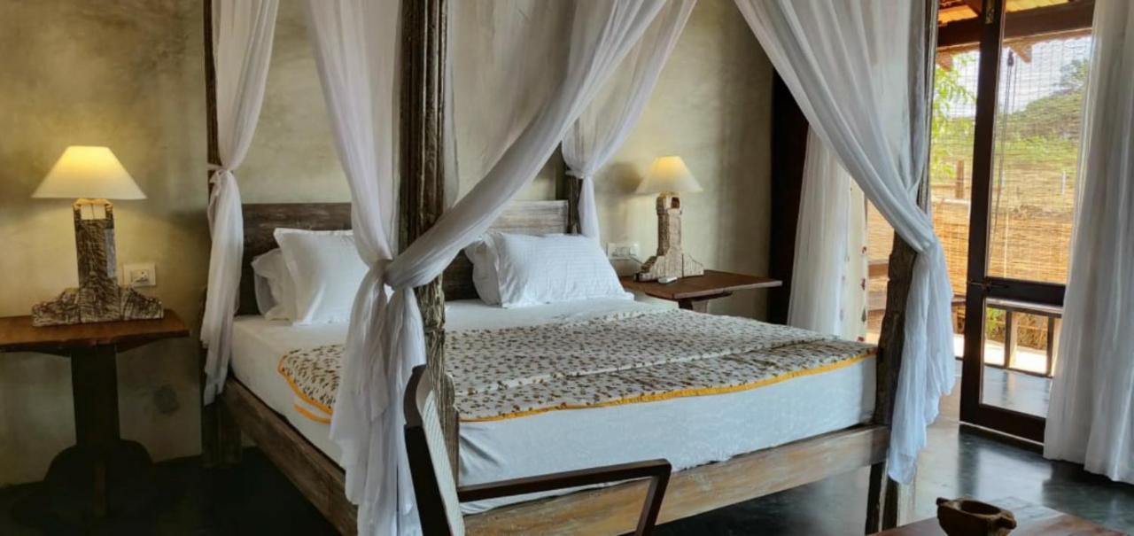 The Artist Cottages Morjim Exterior foto
