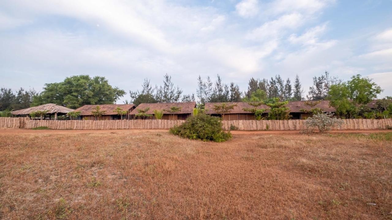 The Artist Cottages Morjim Exterior foto